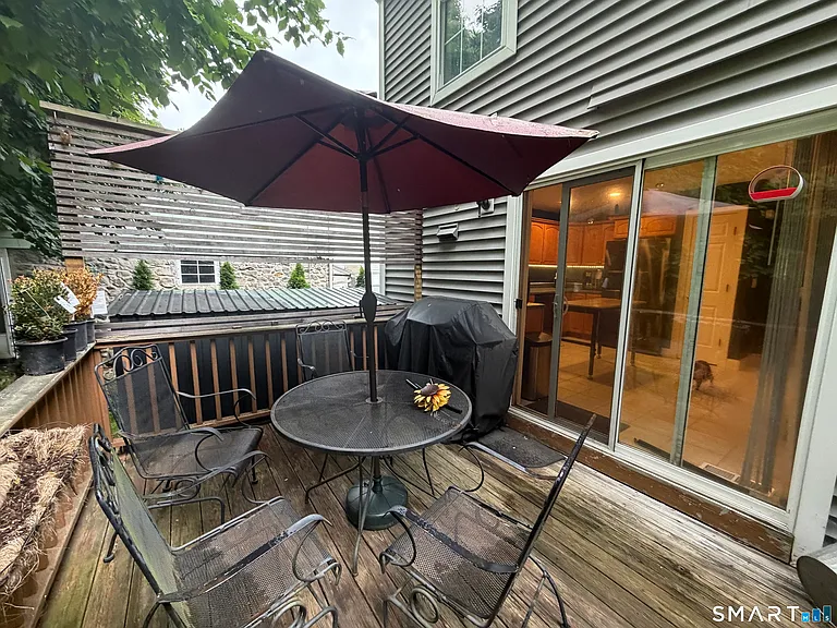 232 Scott St — Photo 17