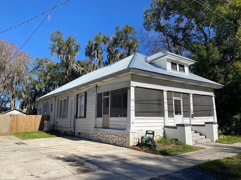 616 Oak St — Photo 2