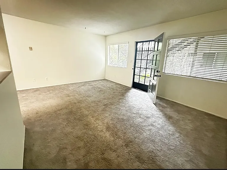 3045 E Theresa St #5UNTI-5 — Photo 3