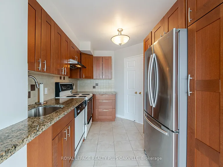2177 Burnhamthorpe Rd W #1810 — Photo 10