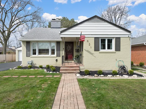 621 N Oriole Ave, Park Ridge, IL 60068