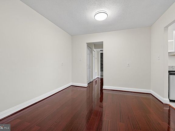 4th image of 3827 Hamilton St #D-304