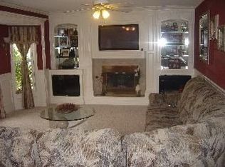 1707 NE Cookingham Dr, Kansas City, MO 64155