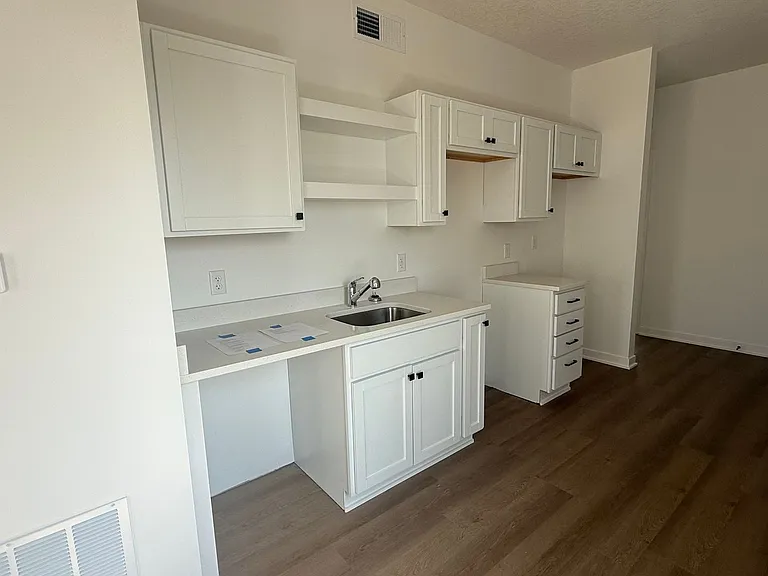 110 N Delaware Ave — Photo 80