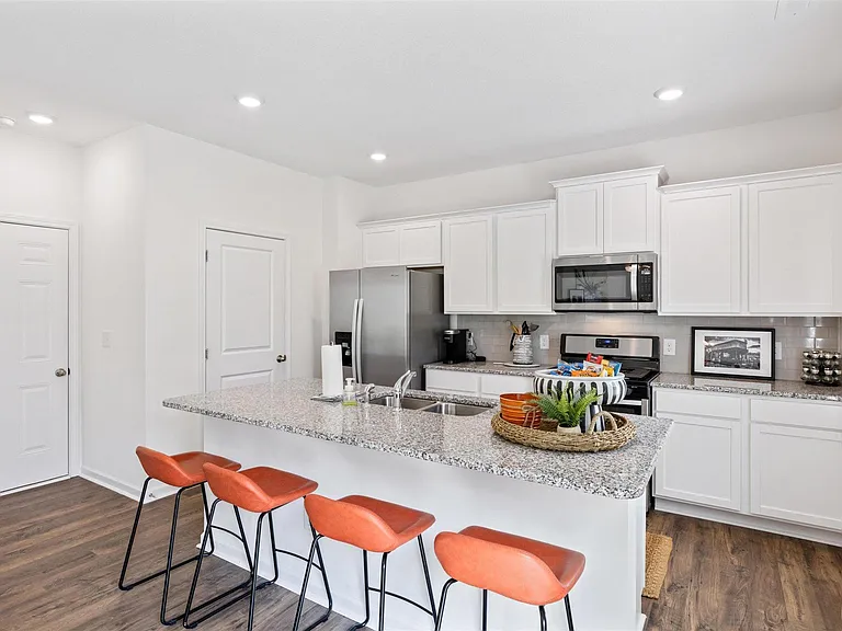 8685 Leeanna Brooke Ln — Photo 4
