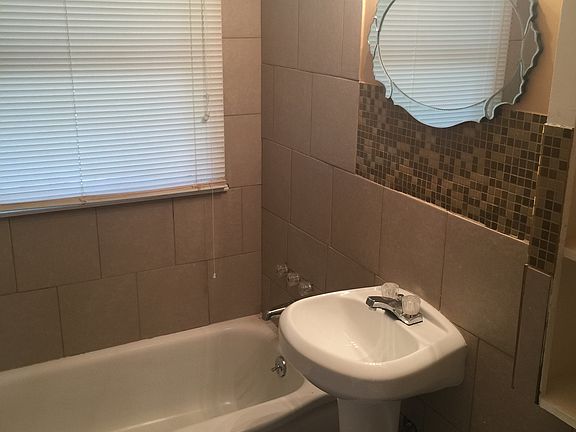 3rd image of 26730 Clancy St