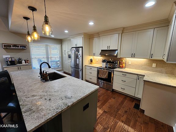 3rd image of 418 Timbercreek Dr