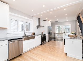 15 Thurlow St, West Roxbury, MA 02132
