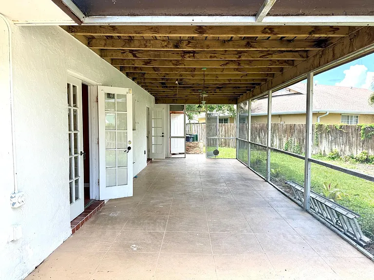 1235 Rowayton Cir — Photo 15