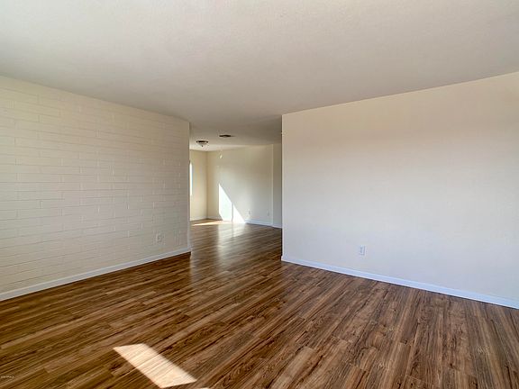 4th image of 1308 E Christy Dr