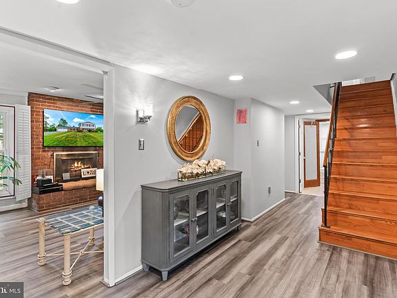 4th image of 1204 Windermere Ct