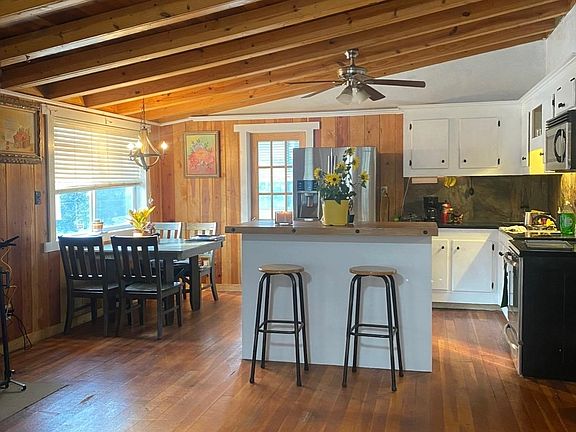 4th image of 417 Phelps Cir
