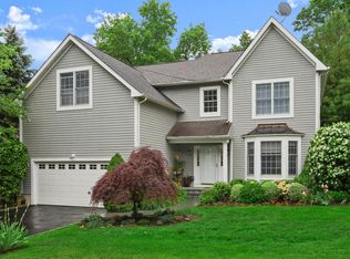42 Miller Cir, Armonk, NY 10504