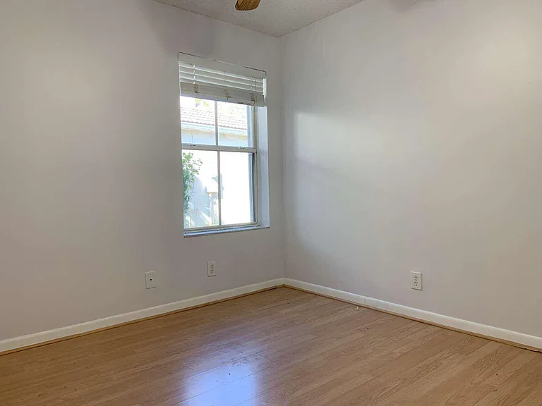 856 Stanton Dr — Photo 16