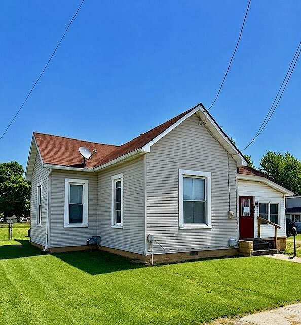 1st image of 20 Maple St