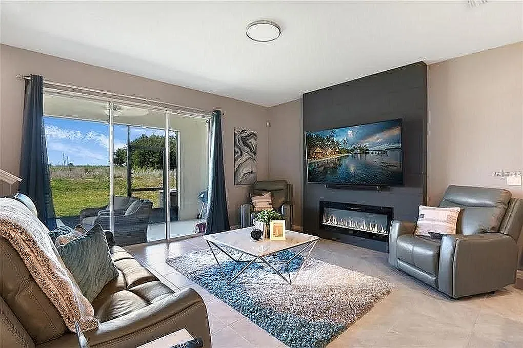 3 bed, 1673 sqft, $2,000 — Photo 1