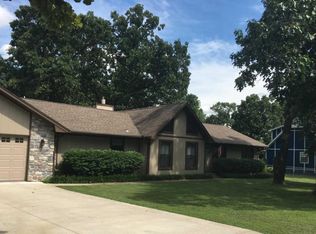 2137 S Oakcliff Rd, Joplin, MO 64801