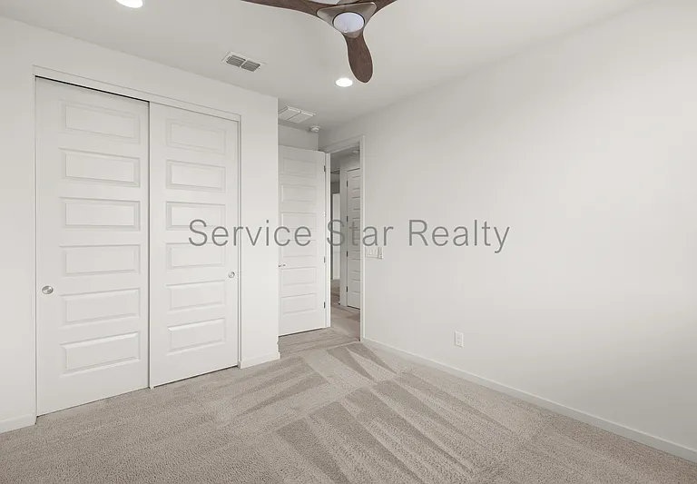 3407 E Louise Dr — Photo 28