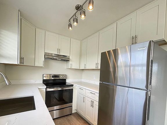 3rd image of 102 S Morrissey Ave APT 1