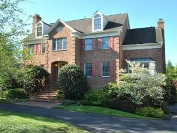 4207 Kimbrelee Ct, Alexandria, VA 22309