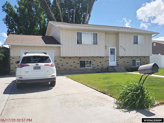 3rd image of 1712 Yellowstone Ave