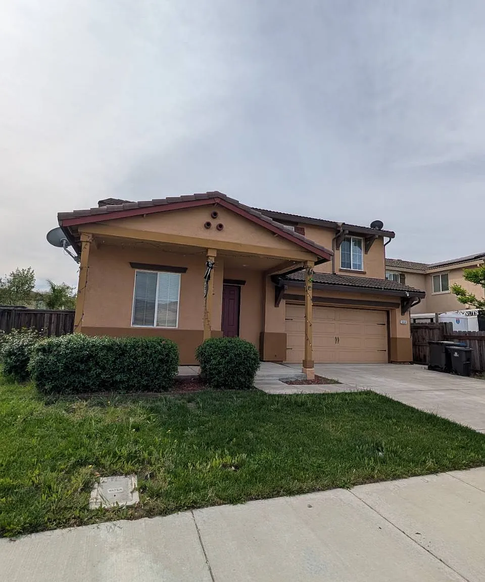 5 bed, 2358 sqft, $3,150 — Photo 1