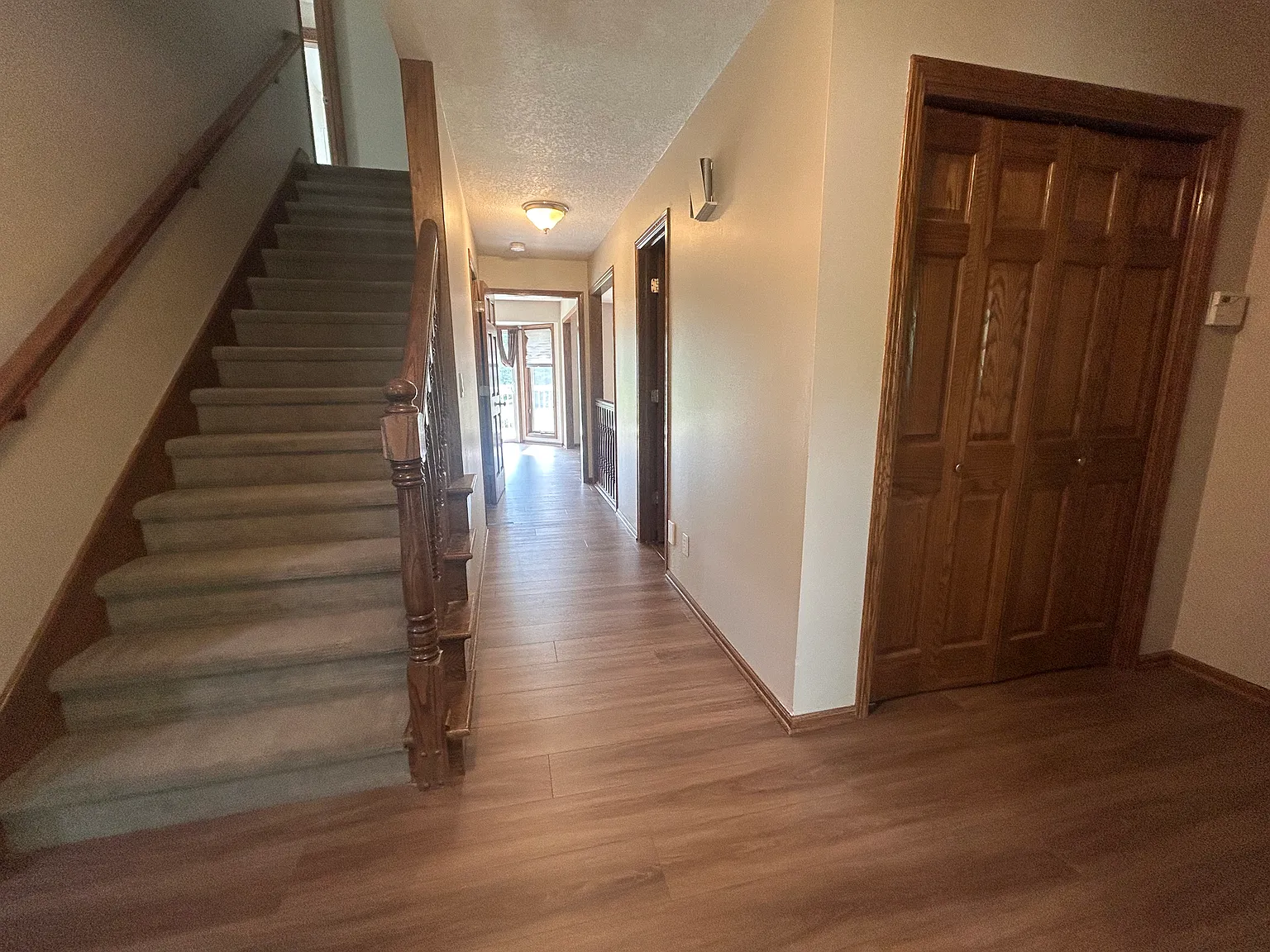 6 bed, 2189 sqft, $2,800 — Photo 2