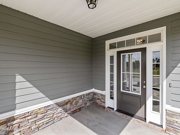 4th image of 705 Ronaldsay Road
