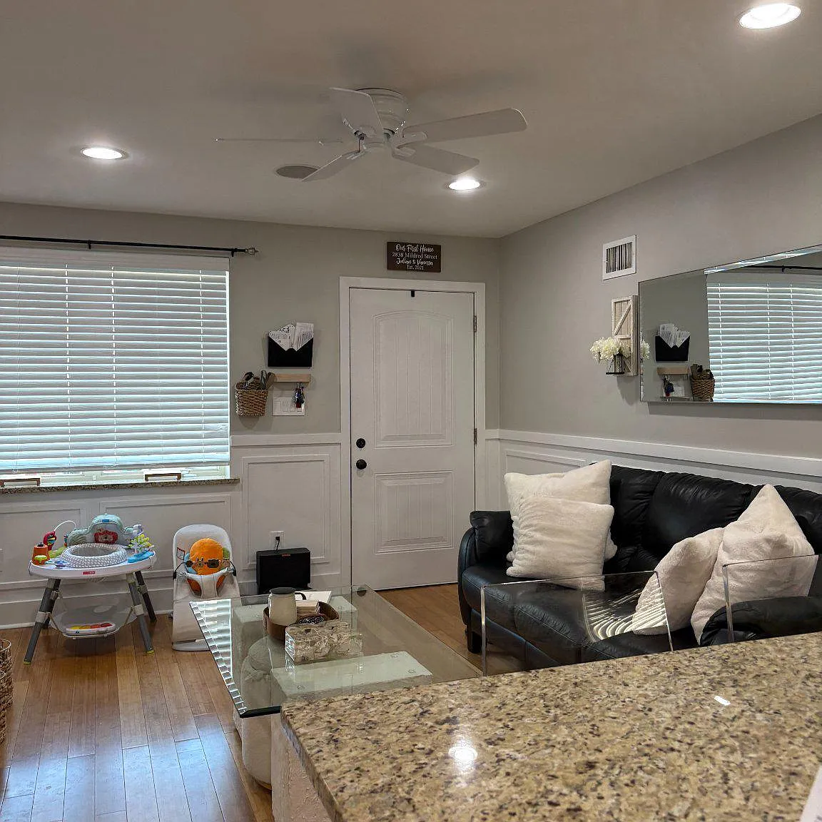 2 bed, 1.0 bath, 812 sqft, $2,100 — Photo 3
