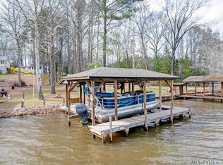 793 Hawthorne Dr, Bracey, VA 23919