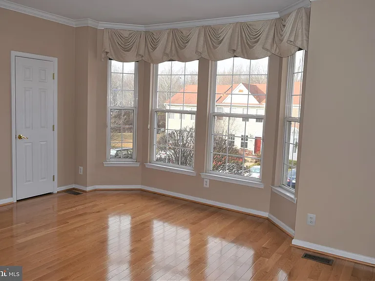 8933 Royal Astor Way — Photo 5