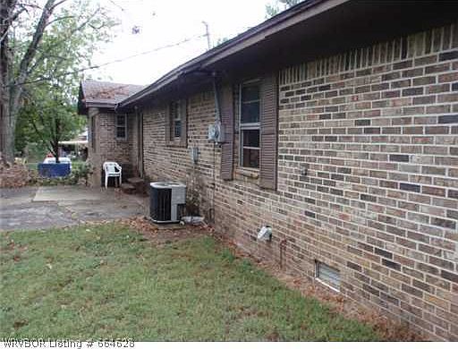2nd image of 806 Hemlock St