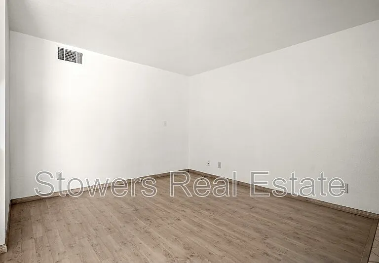 1714 Parkside Dr — Photo 8