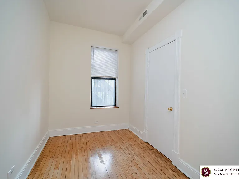 1117 S Racine Ave — Photo 9