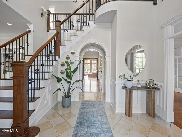 Lexington Dr — Photo 5