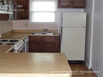 3rd image of 927 Bordallo Dr