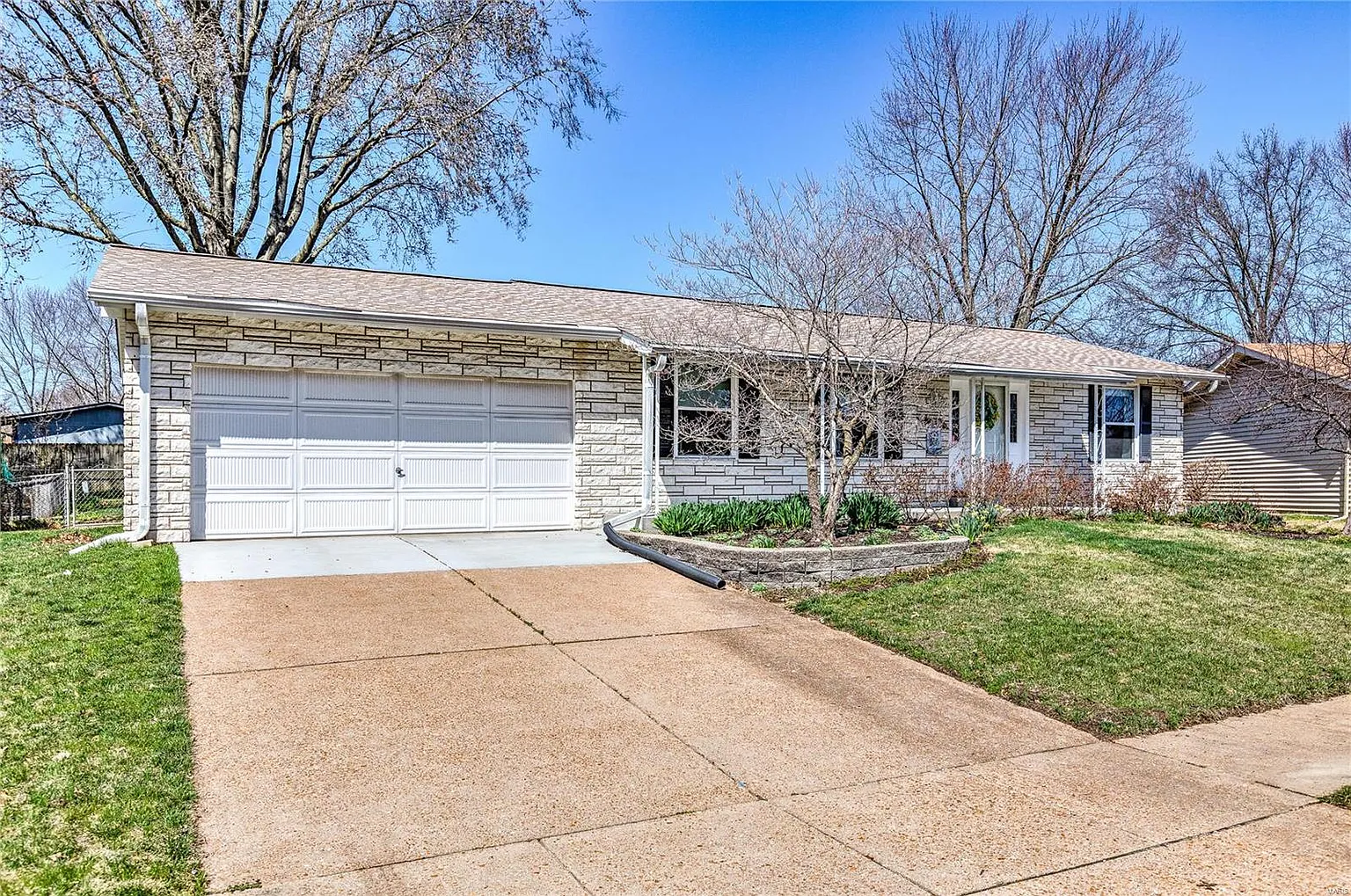 2034 Mantilla Dr photo 1