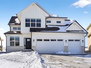 4672 180th St, Urbandale, IA 50323