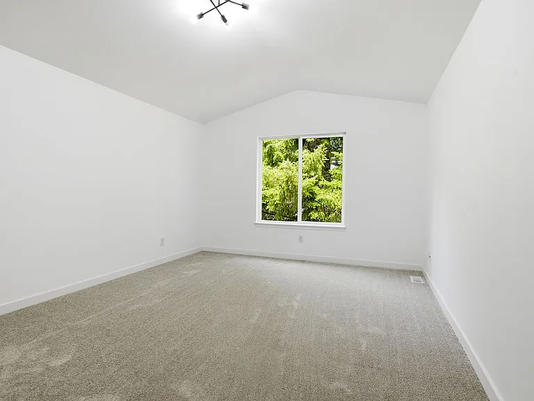 4604 20th Way NE — Photo 16
