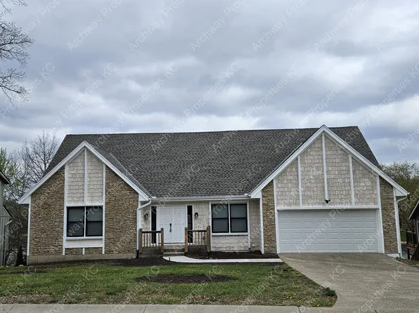 13016 W 76th Ter, Shawnee, KS 66216
