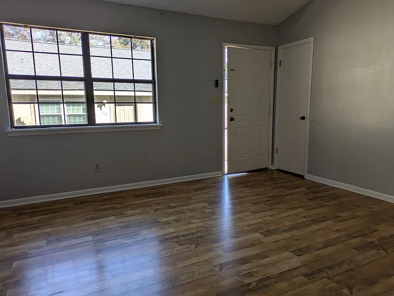 240 Tallulah Trl — Photo 6