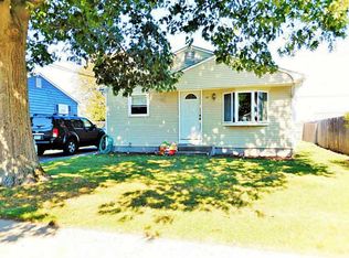 40 Martha Rd, Rumford, RI 02916