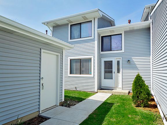 2nd image of 168 Saratoga Ct