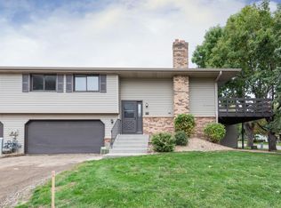 637 E 145th St, Burnsville, MN 55337