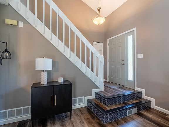 3rd image of 5906 Sawmill Woods Ct