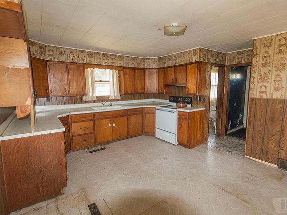 3rd image of 816 Pine St