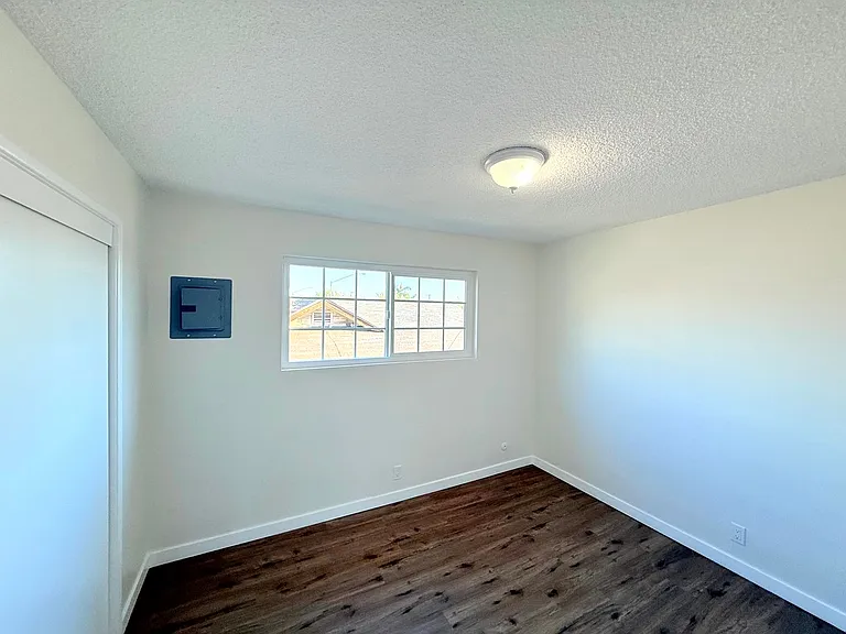 7035 -7039 Miles Avenue — Photo 13