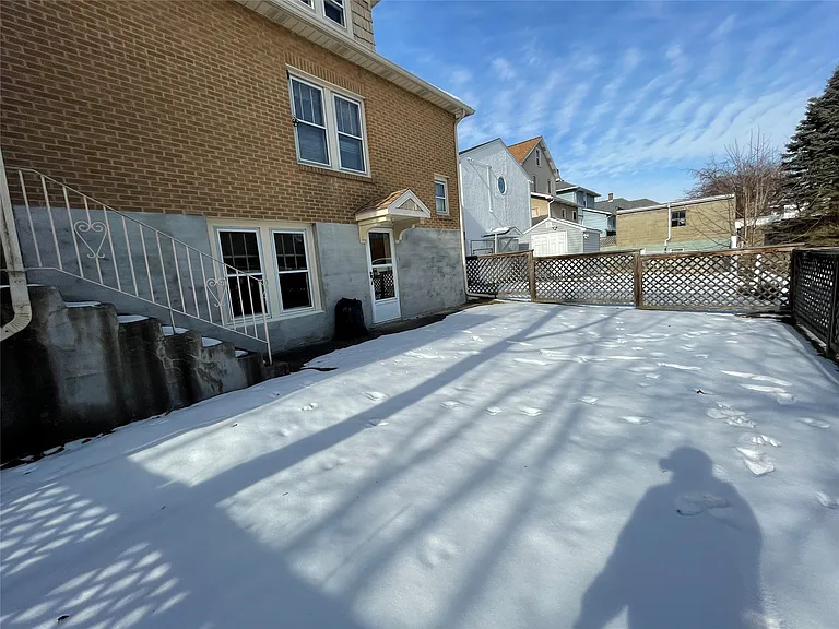 204 Rogers Ave N — Photo 30