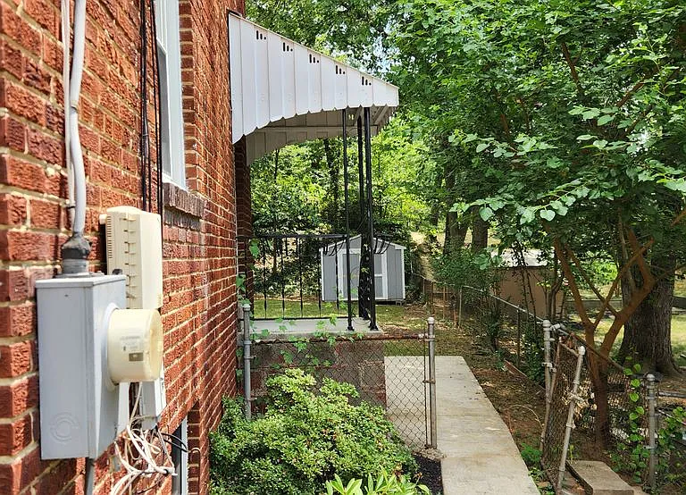 6213 Forest Rd — Photo 3
