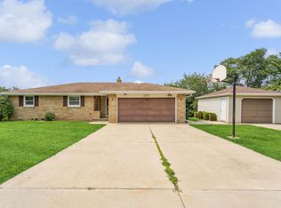 2717 Bay Settlement Rd, Green Bay, WI 54311